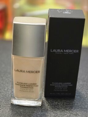 Laura Mercier Flawless Lumière Radiance-Perfecting Liquid Foundation - 1N1 Creme